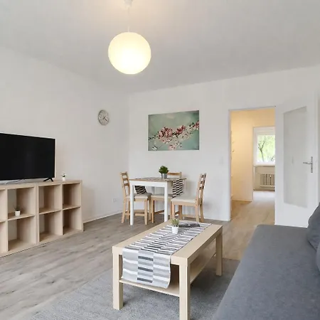 3-zimmer-wohnung Mit Balkon In *