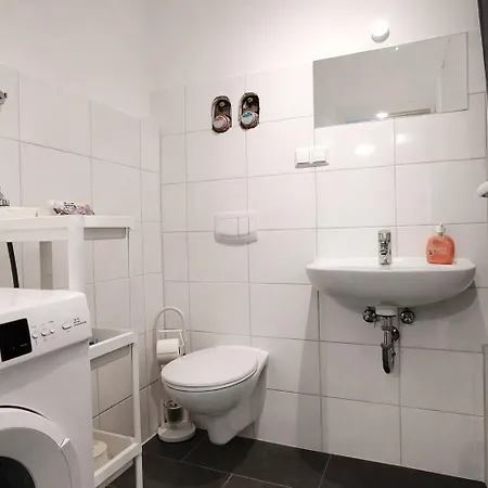 3-zimmer-wohnung Mit Balkon In Apartman