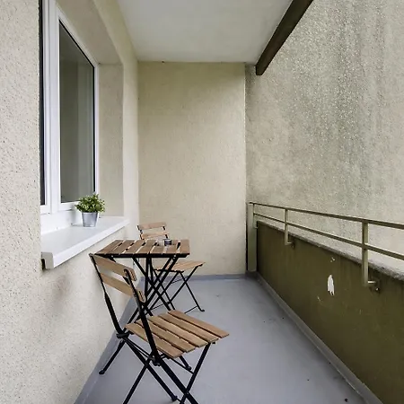 3-zimmer-wohnung Mit Balkon In Apartman
