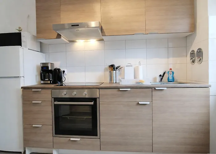 Apartman 3-zimmer-wohnung Mit Balkon In Bielefeld